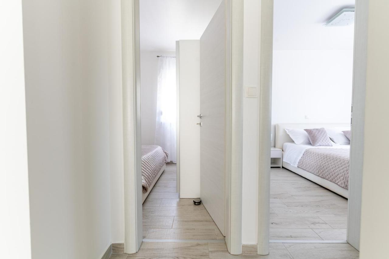 Silver Luxury Apartment Трогир Экстерьер фото
